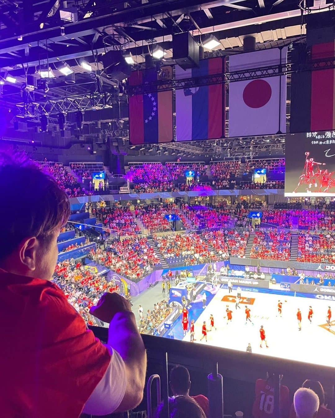 高橋由伸さんのインスタグラム写真 - (高橋由伸Instagram)「沖縄でバスケW杯を観戦してきました。野球以外の世界的な大会を見る貴重な機会です。そして現役時代から通う定食屋にも行ってきました。美味しい銀だらとシャケです。笑  #FIBAWC #沖縄」9月1日 14時22分 - yoshinobu24_official