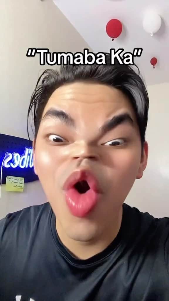 マイケル・クリスチャン・マルティネスのインスタグラム：「We say Hi Tumaba ka 😩😭 - - (TikTok: NovaKrr) #MZViral #MichaelMartinez」