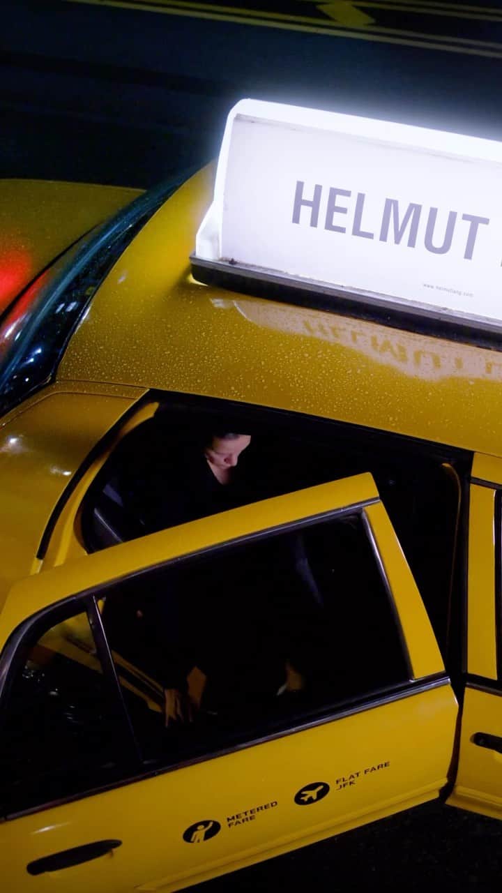 ヘルムート ラングのインスタグラム：「HELMUT LANG SPRING/SUMMER 2024 FRIDAY, SEPTEMBER 8, 2023 2:00 PM EST NEW YORK, N.Y.   TUNE IN LIVE TO WATCH PETER DO’S DEBUT COLLECTION FOR HELMUT LANG WWW.HELMUTLANG.COM  #HLSS24」