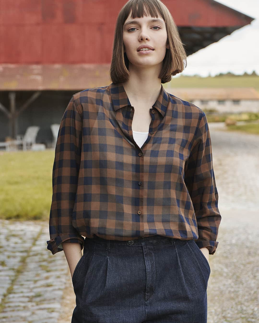 イネスドゥラフレサンジュのインスタグラム：「🍁 Ines de la Fressange Paris x Uniqlo, Timeless, Tradition Inspired Styles. Collection Automne Hiver 2023. - Timeless, Tradition Inspired Styles. UNIQLO/ INES DE LA FRESSANGE PARIS 2023 Fall/Winter Collection.  *The launch date and availability differ among regions. #inesdelafressange #inesdelafressangeparis #uniqloinesdelafressangeparis #UNIQLO」