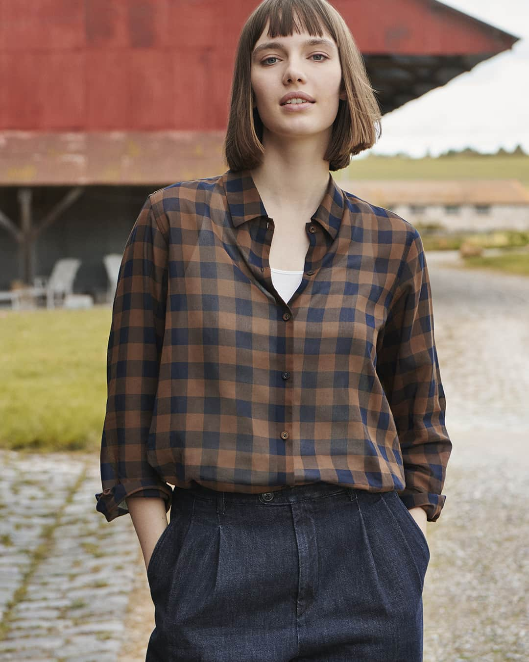 イネスドゥラフレサンジュのインスタグラム：「🍁 Ines de la Fressange Paris x Uniqlo, Timeless, Tradition Inspired Styles. Collection Automne Hiver 2023. - Timeless, Tradition Inspired Styles. UNIQLO/ INES DE LA FRESSANGE PARIS 2023 Fall/Winter Collection.  *The launch date and availability differ among regions. #inesdelafressange #inesdelafressangeparis #uniqloinesdelafressangeparis #UNIQLO」