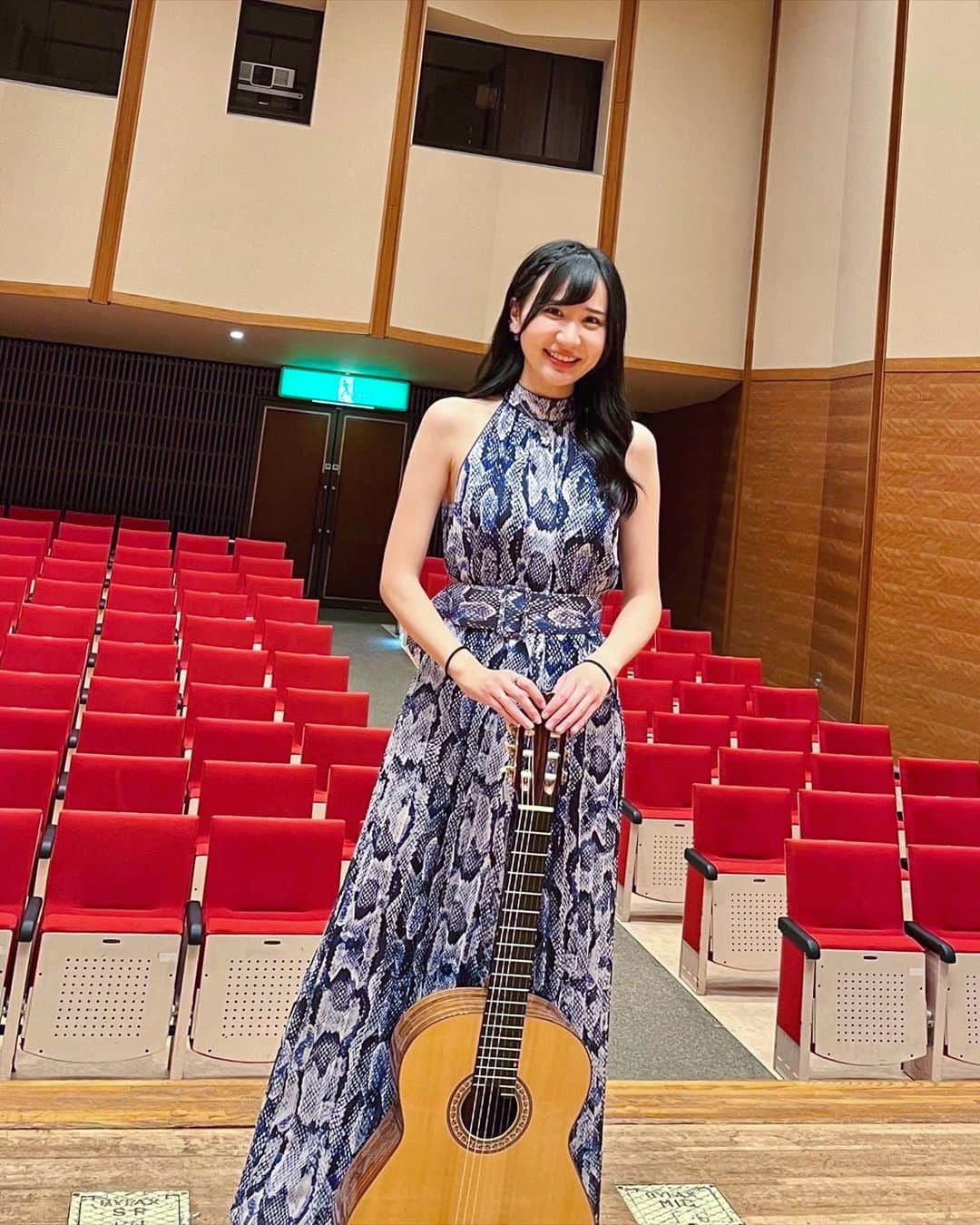 猪居亜美のインスタグラム：「初の広島公演、ありがとうございました😍 皆さま温かく迎えてくださり、幸せな時間でした✨  サイン会ではたくさんのお酒情報を頂き、これからの広島滞在が楽しみです🍶✨ 明日からのレッスン会もよろしくお願い致します。」