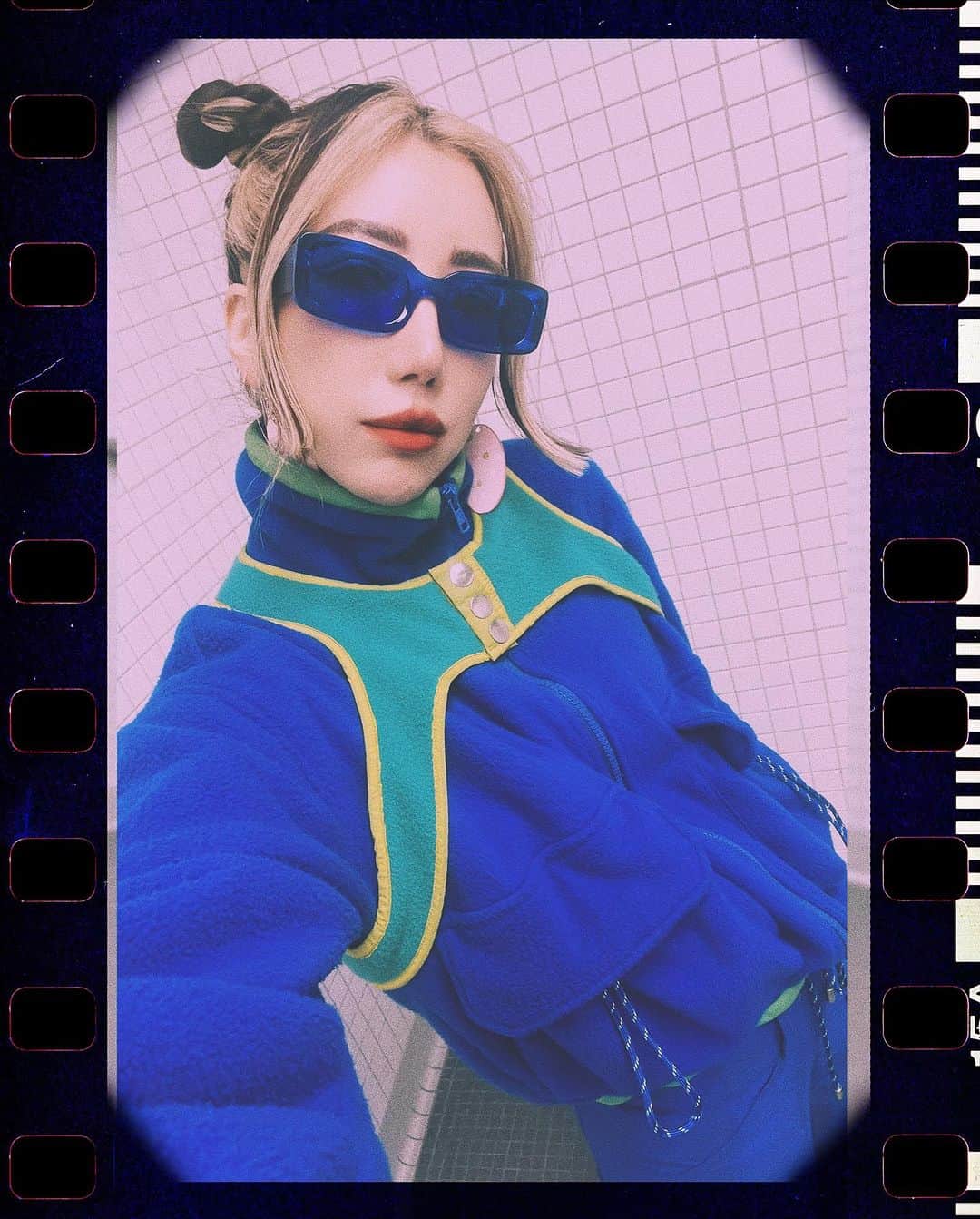 TOKiMONSTAさんのインスタグラム写真 - (TOKiMONSTAInstagram)「Sometimes the brain ain’t braining, but otherwise a solid start to the tour 🫠 Catch me w @odesza at a city near u (+ more dates added + new merch + more dumb memes bc I have a looot of time on the tour bus). Cya sooooon」9月2日 0時07分 - tokimonsta