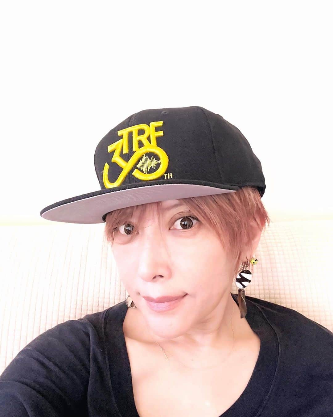 YU-KIさんのインスタグラム写真 - (YU-KIInstagram)「番組　スタート爆買いで 相棒🕶️🎧からもらったCap🧢 ♪阪〜神〜タイガース！🐅 フレっ、フレっフレっフレ〜🗣️ #TRFYU-KI」9月2日 0時11分 - yuuki.trf.1912