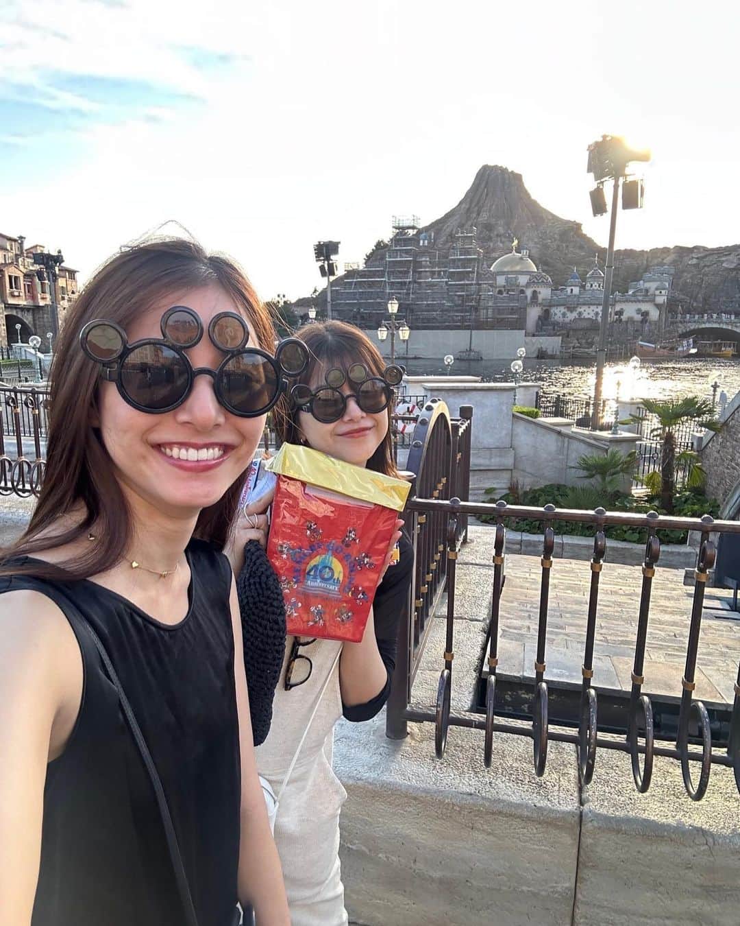 渡邉理佐のインスタグラム：「贅沢すぎる時間でした、、🤍🤍🤍  はぁ、、しあわせ。🌙」