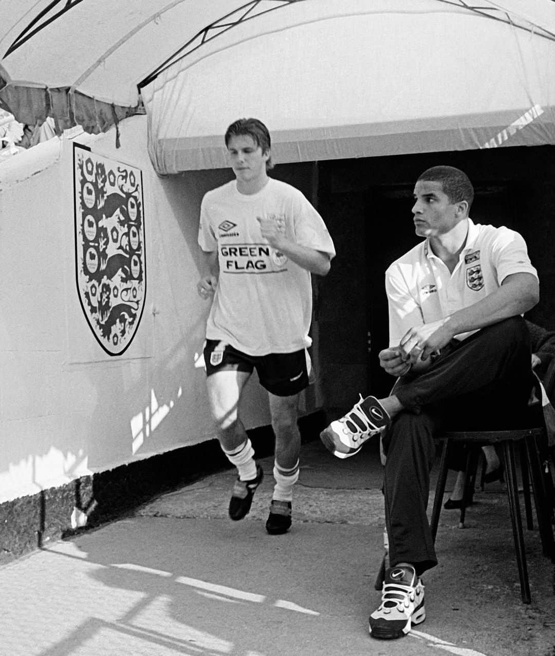 サッカー イングランド代表チームさんのインスタグラム写真 - (サッカー イングランド代表チームInstagram)「The start of something special ✨  @davidbeckham made his #ThreeLions debut #OnThisDay in 1996!」9月2日 0時26分 - england