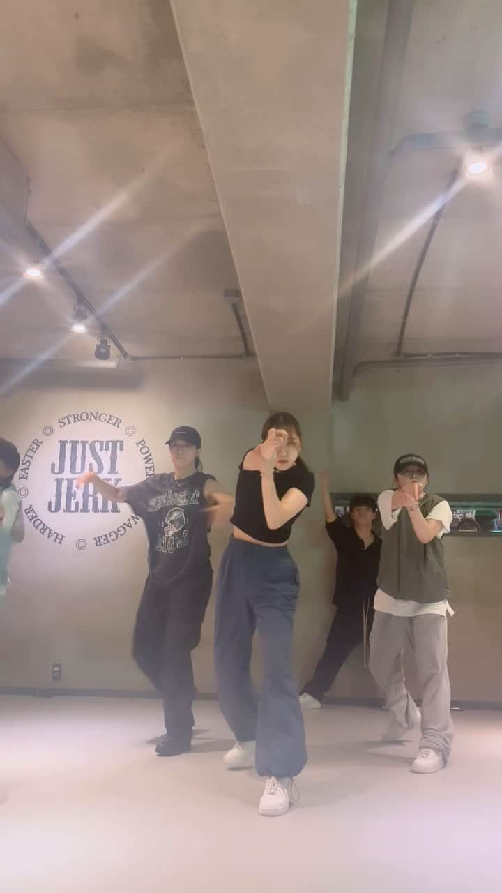 YUUKIのインスタグラム：「💙/ @chanyoung___0 × @jikang_choi  정말 즐거웠던 선생님들 수업💕! #justjerkdanceacademy」