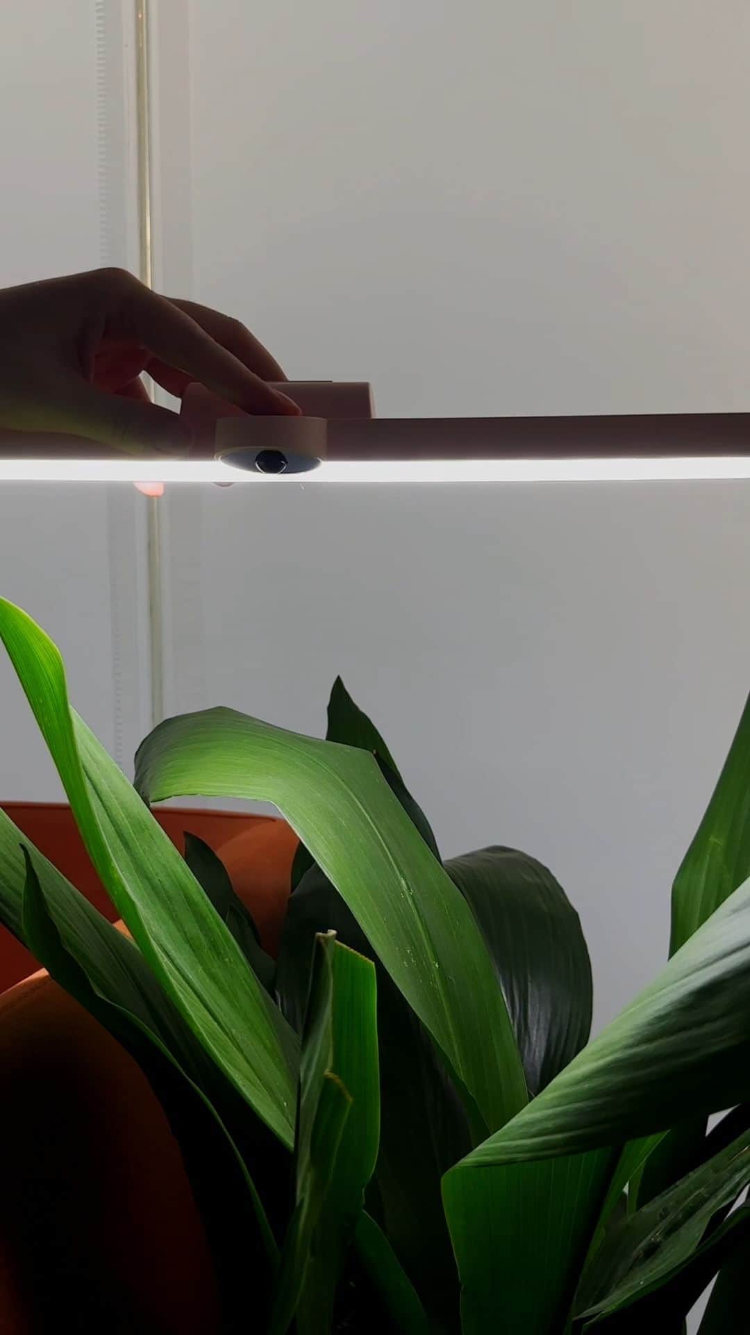 SHEINのインスタグラム：「Our magnet-mounted lighting features adjustable angles & motion-sensor color temp customization for illuminated brilliance that's easy on the eyes 💡✨  🔎 13844880  #SHEIN #SHEINforAll #SHEINstyle #fashion #chic #saveinstyle」