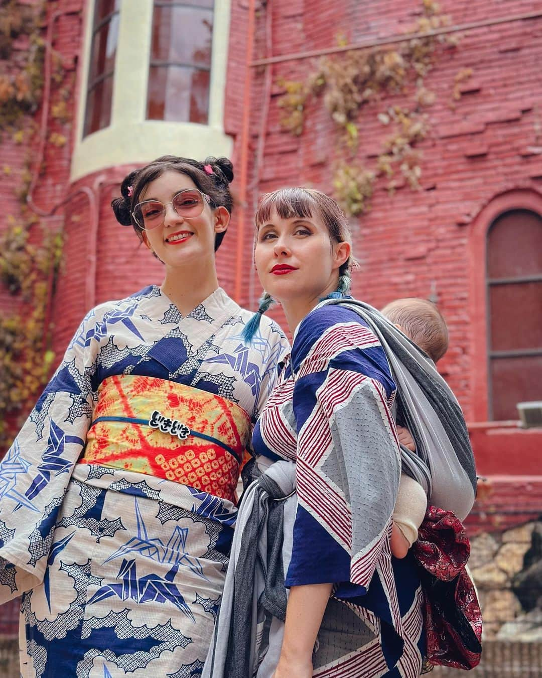 Anji SALZさんのインスタグラム写真 - (Anji SALZInstagram)「Caught up with @kimono.anna the other day to act like ✨influencers✨ and take 300 pictures with a tripod in the heat 😂❤️  On a serious note though, I had to visit my fav retro cafe Seibu before it is closing down / moving 😭💔  So a perfect opportunity to catch up and venture around in yukata. Thanks for taking a break with me 🥲💕  #kimono #japanesekimono #yukata #ootd #kimonostyle #momstyle #japan #tokyomom #tokyo #wafuku #summerkimono #2baddies #着物女子 #浴衣 #浴衣コーデ #和装 #和服 #おんぶ紐 #ママファッション」9月2日 0時35分 - salztokyo