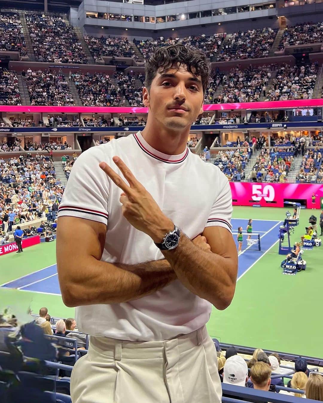 GQさんのインスタグラム写真 - (GQInstagram)「What do Taylor Zakhar Perez and the @tagheuer Carrera "Glassbox" have in common? They are both stars of the moment. Check out all the best watches spotted on the first week of the #USOpen at the link in bio.」9月2日 0時35分 - gq