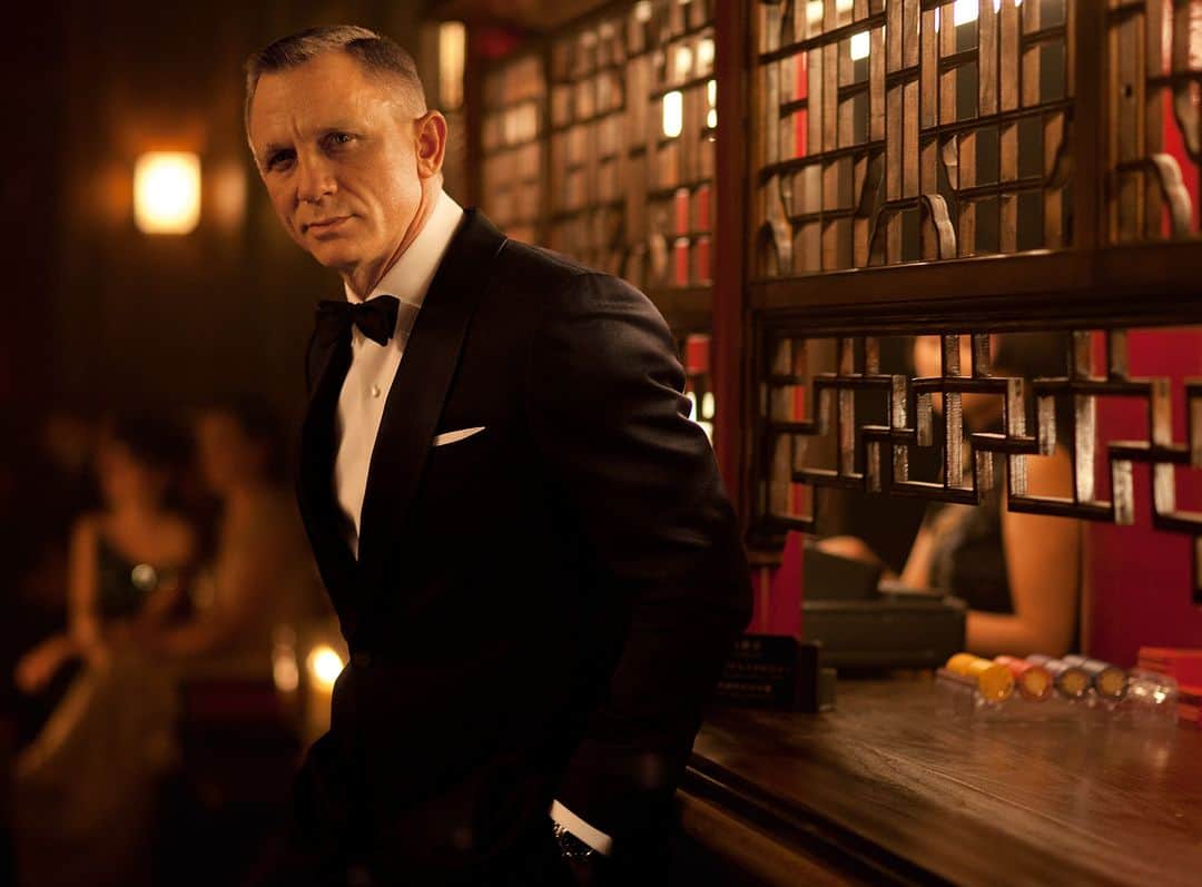 James Bond 007さんのインスタグラム写真 - (James Bond 007Instagram)「How do you create the looks of 007? Find out more about the fashion of Skyfall and Spectre with costume designer Jany Temime. Link in bio to the full interview.」9月2日 0時46分 - 007