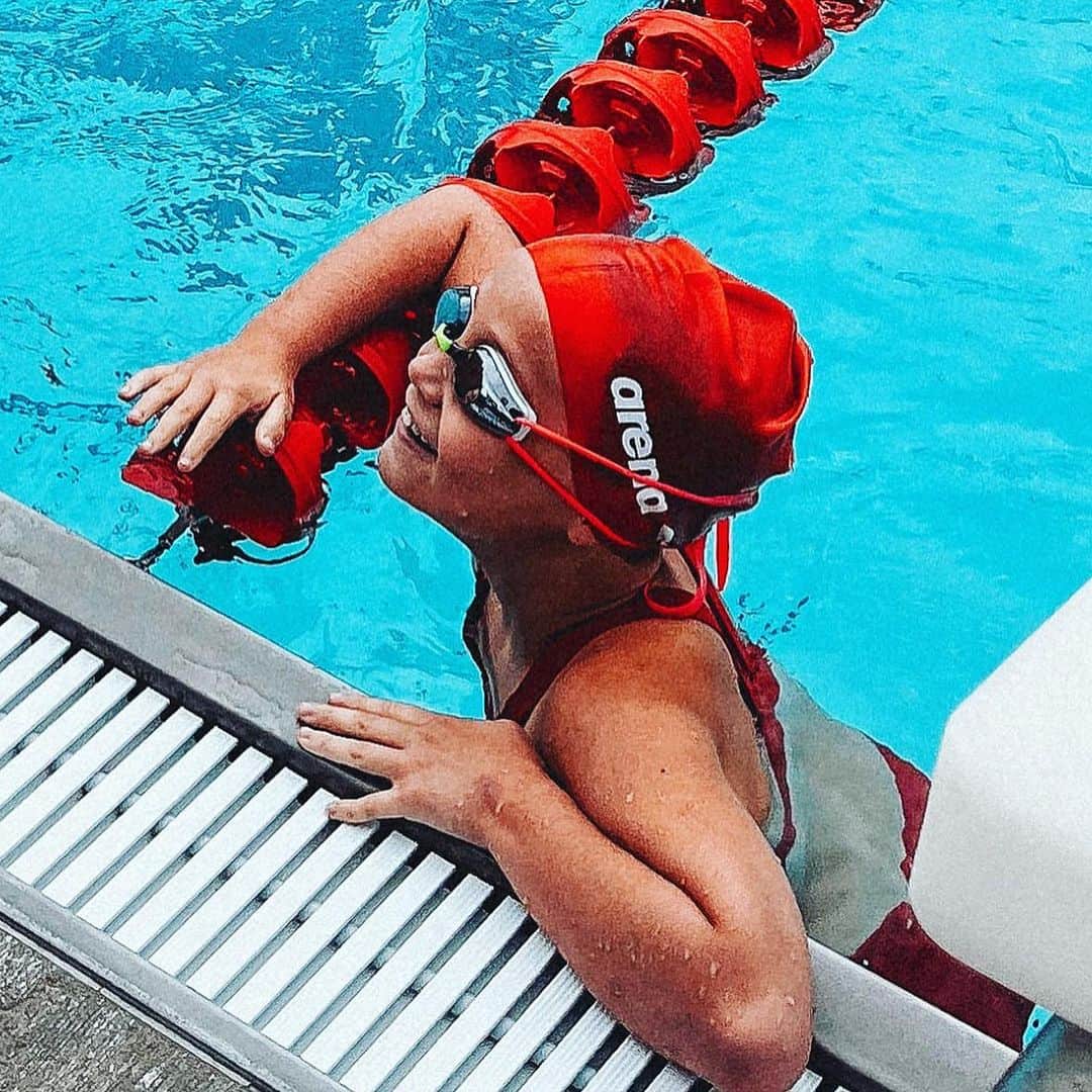 arenausaさんのインスタグラム写真 - (arenausaInstagram)「We’re RED-y for September 🥳🤗   #planetwater #arenausa #teamarena #arenawaterinstinct」9月2日 0時48分 - arenausa