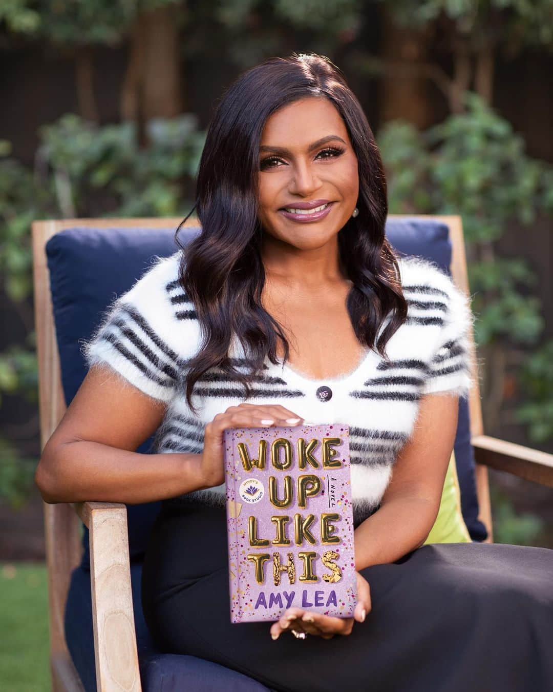 ミンディ・カリングのインスタグラム：「Eek! So excited to share the newest release from Mindy’s Book Studio, WOKE UP LIKE THIS by Amy Lea! This magical new rom-com for the young at heart perfectly captures high school nostalgia in a fantastic feel-good way. Added bonus, it’s available FREE with your Prime membership this month.」