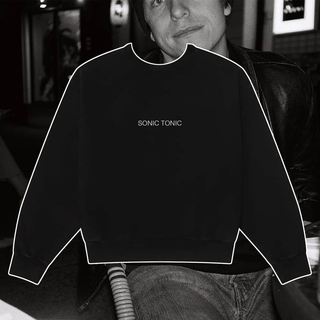 SWMRSのインスタグラム：「SWIPE TO REVEAL. No one knew we teased the album name months ago :) Cole on tour in his Sonic Tonic sweatshirt available for pre-sale now.」