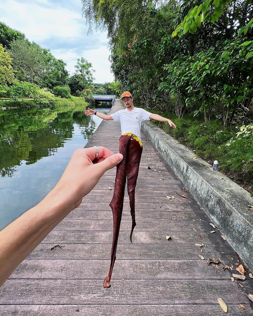 appleさんのインスタグラム写真 - (appleInstagram)「"When I'm taking pictures, I feel like a kid playing with his favorite toy." #ShotoniPhone by Tiago S. @umtiago」9月2日 1時03分 - apple