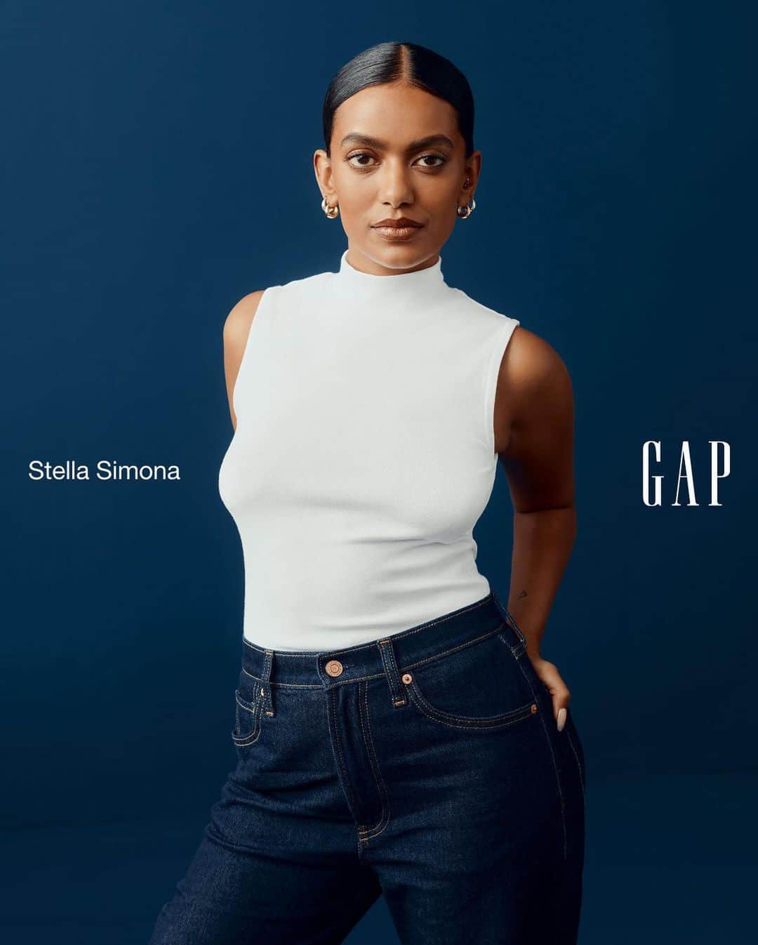 GAPさんのインスタグラム写真 - (GAPInstagram)「Stella Simona. Creative.  . Forever Original. Heritage runs deep in Stella’s luxe jewelry line Haati Chai. She designs the kind of pieces you pass down through generations — and advocates for the rights of girls and women while doing so.」9月2日 1時05分 - gap