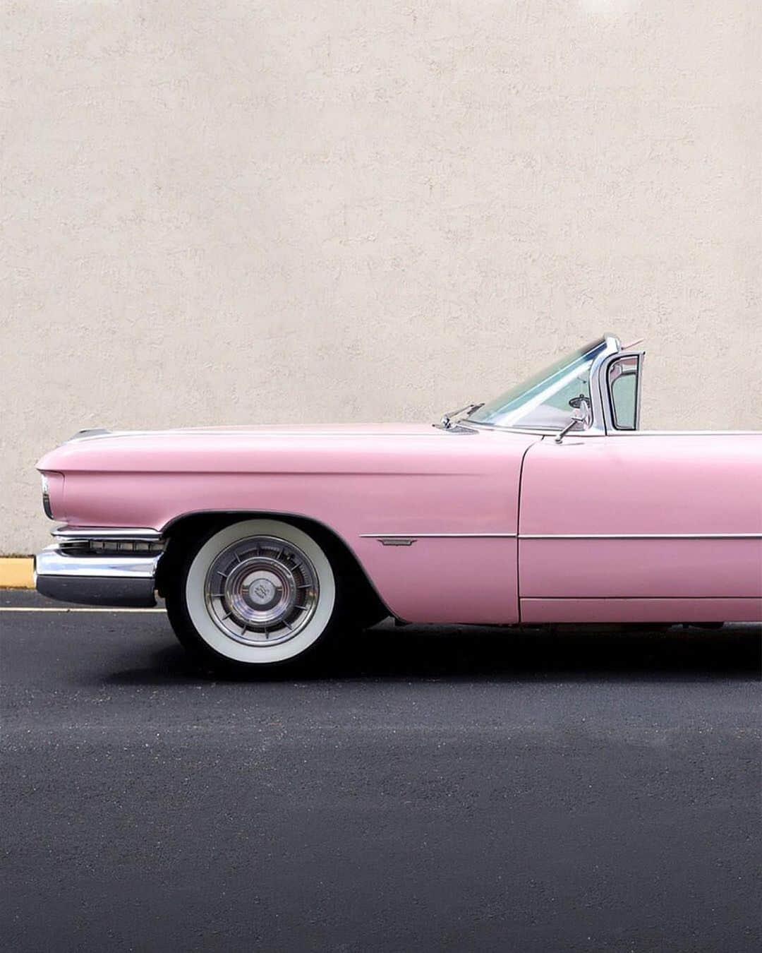 キャデラックさんのインスタグラム写真 - (キャデラックInstagram)「Pink Cadillac remains an iconic classic that stands out among the crowd, fitting in any era. @barrett_jackson knows what we’re talking about. We’ve been sharing stories from fans all day, but the celebration continues! Use #MyPinkCadillac and tag us with your Pink Cadillacs and we may feature you in our stories. #PinkCadillacDay #BeIconic」9月2日 1時07分 - cadillac