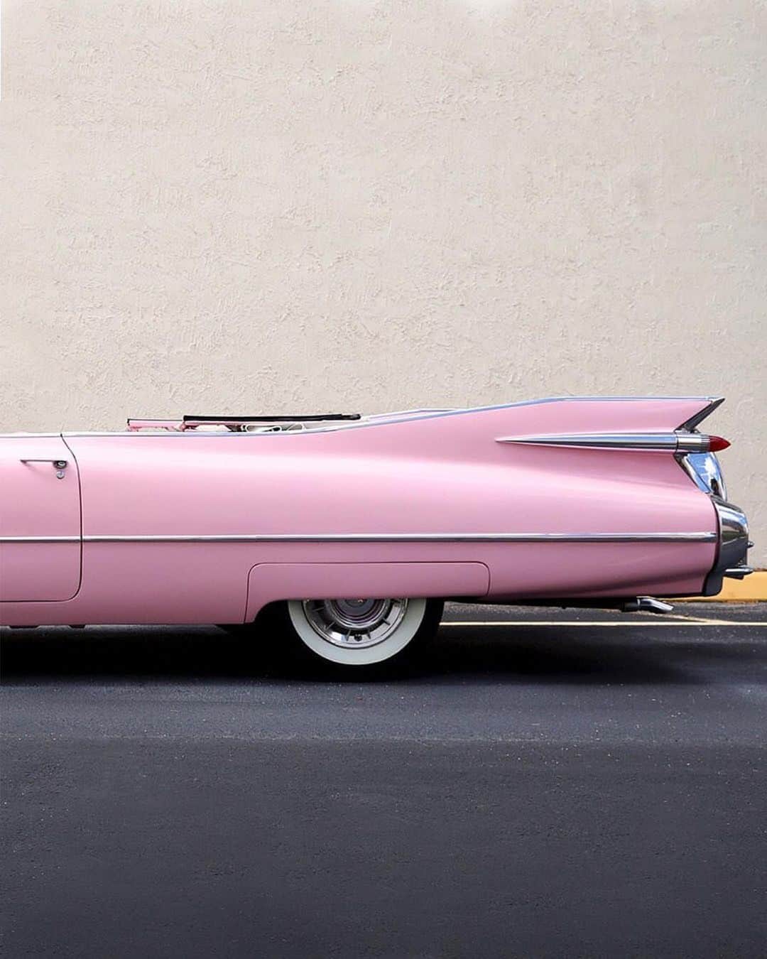キャデラックさんのインスタグラム写真 - (キャデラックInstagram)「Pink Cadillac remains an iconic classic that stands out among the crowd, fitting in any era. @barrett_jackson knows what we’re talking about. We’ve been sharing stories from fans all day, but the celebration continues! Use #MyPinkCadillac and tag us with your Pink Cadillacs and we may feature you in our stories. #PinkCadillacDay #BeIconic」9月2日 1時07分 - cadillac