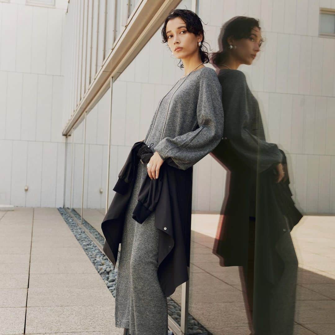 SHIPSさんのインスタグラム写真 - (SHIPSInstagram)「@ships_women_official  Wai+ 2023 Fall ＆ Winter COLLECTION  9​月1日（金）12:00​〜WEB予約販売開始  【Wai+】(ワイ) シーズン毎のファッションを“今の気分”で楽しむために。 ディレクター野尻美穂がSHIPSのフィルターを通し​かたちにします｡  野尻 美穂 / Miho Nojiri  @miho_cocoa  セレクトショッププレスを経て、2016年4月よりフリーランス活動スタート。 ブランドディレクター、PRコンサルティング、スタイリング、アドバイザー、 キャスティング業、自身の媒体出演など幅広く活動中。  #wai #wai_ships #wai_ships23fw #ships  #shipswomen #シップス #シップスウィメン #野尻美穂」9月1日 16時28分 - ships_official