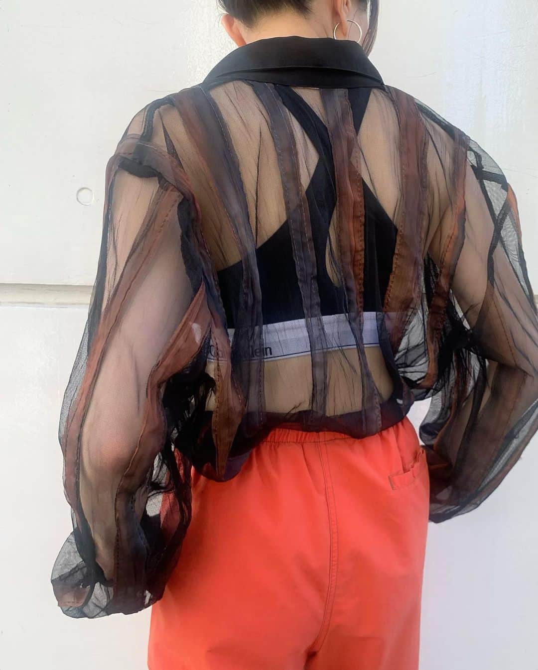 birthdeathさんのインスタグラム写真 - (birthdeathInstagram)「New Arrivals  90's Striped tulle design shirt 🦋オンラインストアに掲載中です。  90's Orange cargo pants  #birthdeath #vintage」9月1日 16時46分 - birthdeath_tokyo