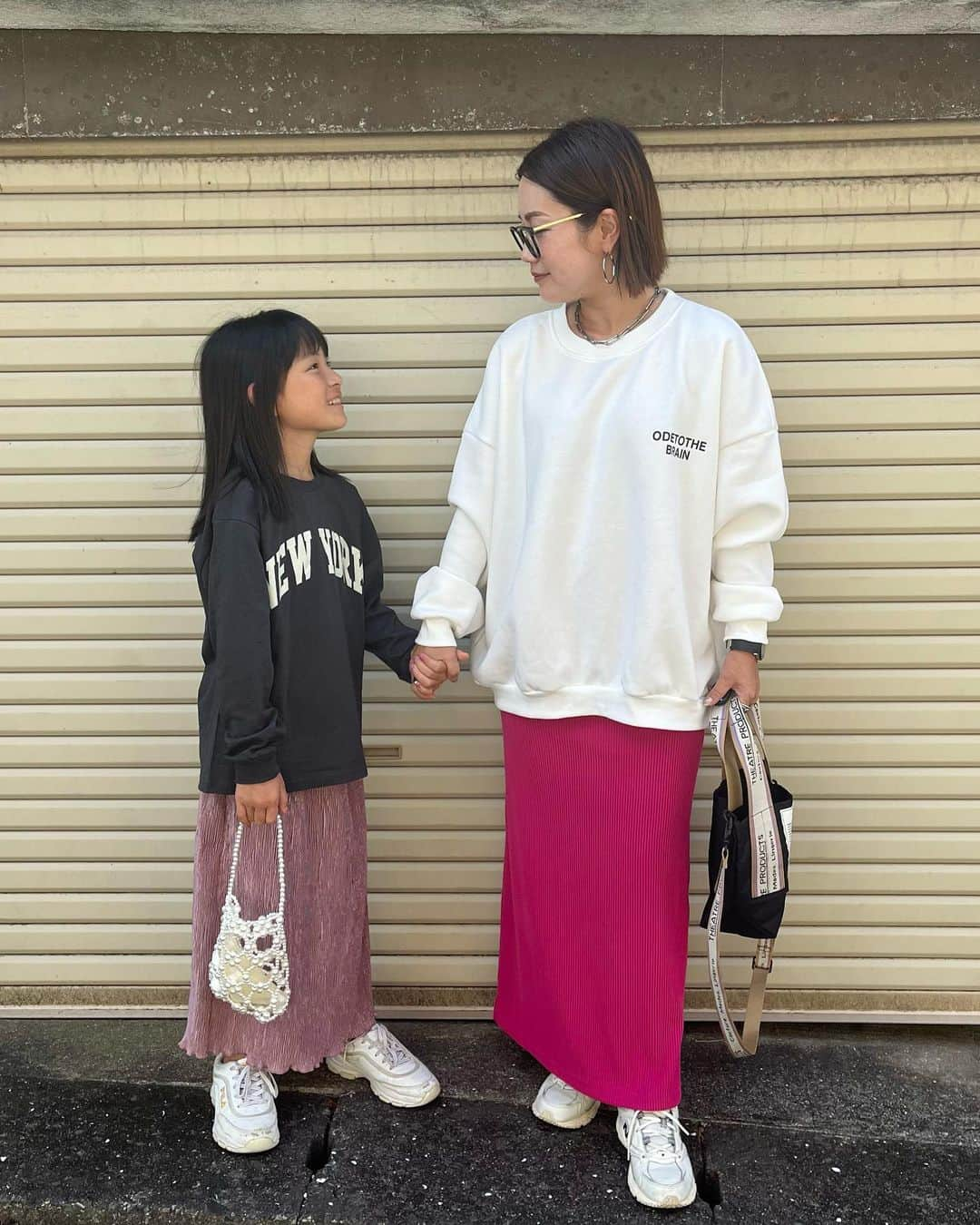 くんちゃんさんのインスタグラム写真 - (くんちゃんInstagram)「・ ・ ・ @shoplist_official SHOPLISTで 気になる秋物を選んでｺｰﾃﾞ組んだよ♡ ・ SHOPLISTとｺﾗﾎﾞさせてもらって 私がｾﾚｸﾄしたｱｲﾃﾑを特集してもらってるので ぜひﾁｪｯｸしてみてね✓ ・ ｸｰﾎﾟﾝｺｰﾄﾞ『kun10』で 5000円以上の購入で10%OFFになるよ♡ ｽﾄｰﾘｰからｻｲﾄに飛べるので よかったら購入する際は 使ってみてね𓀦 ・ ・ ｷｯｽﾞｱｲﾃﾑもとても豊富やし 親子でﾘﾝｸはもちろん 子供同士でも◎ ・ @shoplist_official での お買い物初めてだったけど ｱｲﾃﾑも良いのいっぱいで とにかく選んでる時間もあっという間なくらい楽しくお買い物できたよ𓀨 ・ ・ ｷｬﾝﾍﾟｰﾝ期間 9月1日(金)〜9月7日(木)23:59まで ・ ・ 今日から9月𓀠 今月もよろしくお願いします𓅼 ・ ・ #SHOPLIST #秋コーデ#親子リンクコーデ#リンクコーデ#ベスト#カーゴパンツ#キッズファッション#ママファッション#ママコーデ#しまむら#スニーカーコーデ#locari#ママリ#お洒落な人と繋がりたい#おしゃれさんと繋がりたい#outfit#ootdfashion#韓国っぽ#韓国ファッション#大人コーデ#大人ファッション#大人カジュアル#小学生コーデ#キッズコーデ#アラフォーコーデ#息子コーデ#娘コーデ」9月1日 16時48分 - kunchan1203