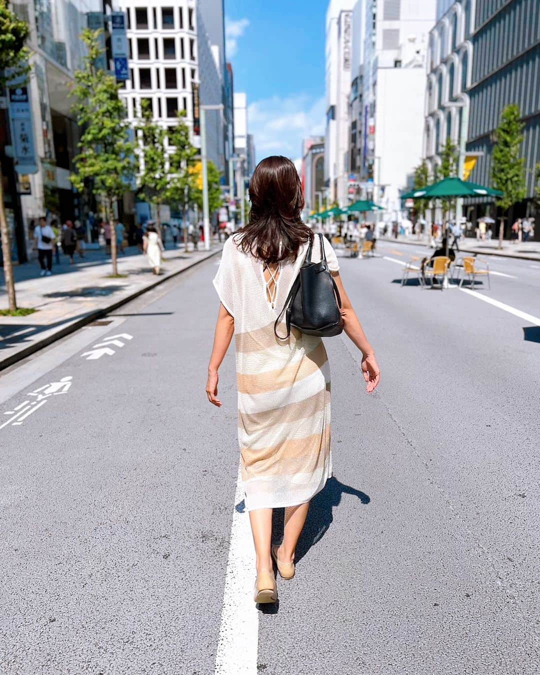 中川聴乃のインスタグラム：「バスケットボール男子日本代表がパリ五輪出場に向けて王手です！✨  諦めず、最後まで、自分を信じ、仲間を信じ、戦い抜く姿に沢山の感動をもらっています。  WC前は、自力での出場権獲得はなかなか難しいのではないか。少なからずそう感じていた方は多かったのではないでしょうか。私も恥ずかしながらそう思っていました。しかし、彼らの闘いをみているうちに、その思い込みは間違いだったとすぐに思いました。  自分達は必ず行けるんだという強い信念をプレーの節々から感じ、彼らならば今までの歴史の扉を開いてくれる。やってくれる。期待から確信のようなものに変わってきました。  その場に立ったものだけしか知り得ない重荷。それでも、それ以上の学びを得て自信をつけていく様を画面越しにみて、興奮がおさまりません。 何処か東京五輪で銀メダルを獲得した女子チームの、成長過程と重ねてみえます。  パリ五輪出場まであと1つ🔥 きっとやってくれる！！  明日も全力で応援します📣応援しましょう📣  #fibawc  #パリ五輪出場まで王手 #バスケットボール男子日本代表 #日本一丸  #頑張れニッポン🇯🇵  #頑張れakatsukijapan🔥」
