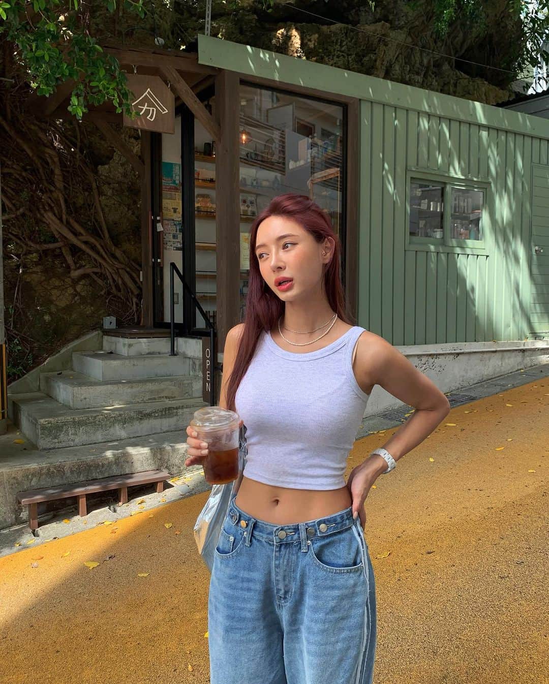 キム・ボラムのインスタグラム：「오키나와 첫날은 쇼핑으로 시작 맘에 드는 사진들 너무 많고  앨범 정리도 못했지만  차근차근 정리해서 올려볼게요 🫶🏽」