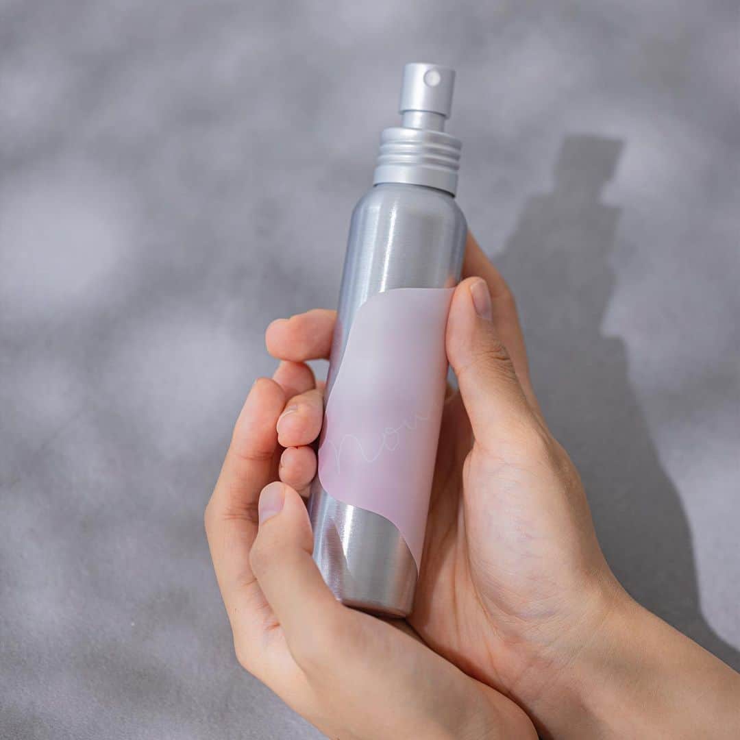 HANA ORGANICのインスタグラム：「ㅤㅤㅤㅤㅤㅤㅤㅤㅤㅤㅤㅤㅤ 9月15日（金）より販売を開始します！  #ローズウォーターヌーボー2023 ¥2,970  今年ブルガリアで採れたダマスクばら水を、そのままボトリングした製品。純粋な香りを味わっていただきたく、あえて保湿成分や花精油は配合していません。顔や、体に、髪に。心と肌にたっぷりとエネルギーを届けてみてくださいね。  毎年たくさんのお客様に楽しみにお待ちいただいています。ご購入をご検討されている方は販売開始後、早めにチェックしてみてくださいね🌹  ㅤㅤㅤㅤㅤㅤㅤㅤㅤㅤㅤㅤㅤ ㅤㅤㅤㅤㅤㅤㅤㅤㅤㅤㅤㅤㅤ ㅤㅤㅤㅤㅤㅤㅤㅤㅤㅤㅤㅤㅤ」