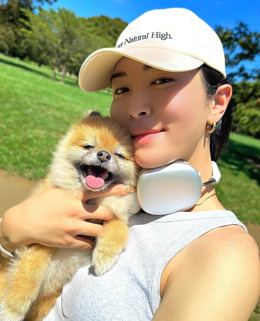 花上惇のインスタグラム：「HAPPY 5th BIRTHDAY🐶🎂 うちの愛犬のつたちんが今日9月1日で5歳になりました㊗️  今日は朝から公園行けたり、スペシャルおやつが貰えたり嬉しそう☺️  永遠に私の宝物よ🤍」