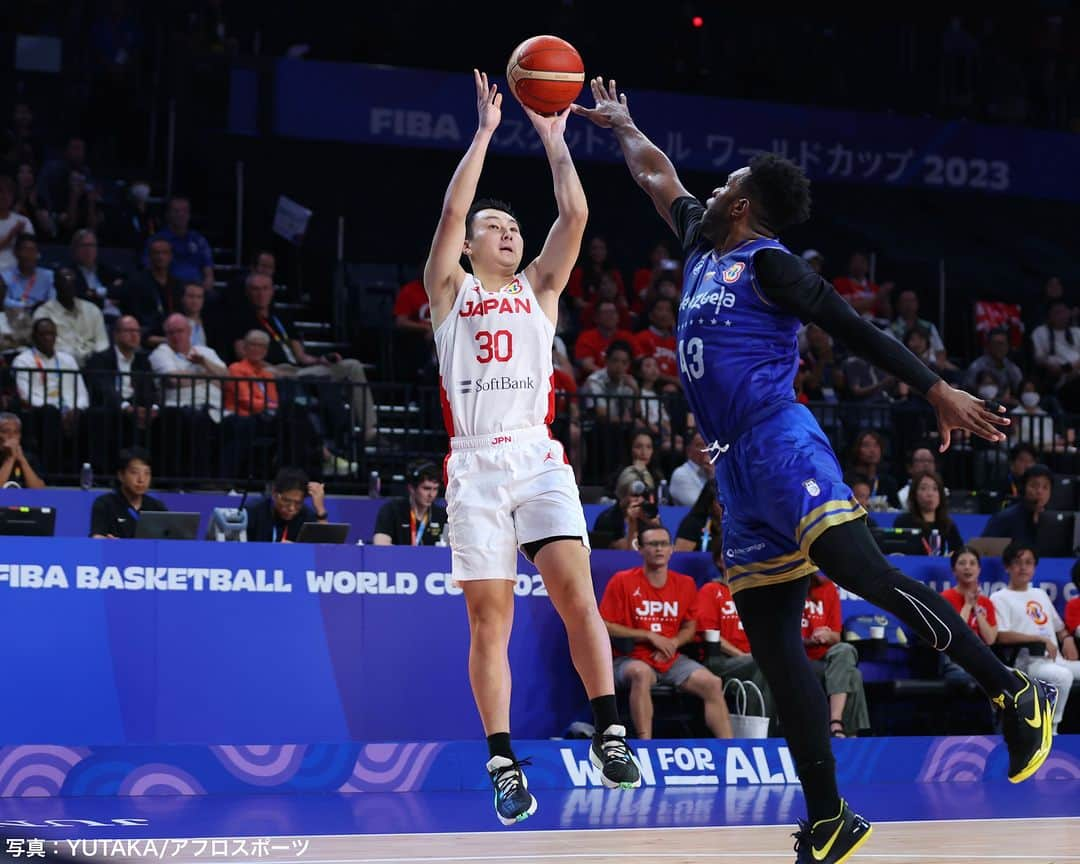 日本オリンピック委員会さんのインスタグラム写真 - (日本オリンピック委員会Instagram)「明日はFIBAバスケットボールワールドカップ2023 順位決定戦 第2戦 カーボベルデ戦 🇨🇻  ベネズエラ戦では劇的逆転勝利🔥 #パリ2024 出場権獲得に向けて、ワールドカップ最後の一戦に熱い声援を送ろう📣 9/2(土)20:10試合開始です🏀  #AkatsukiJapan #FIBAWC #TEAMJAPAN #がんばれニッポン」9月1日 18時00分 - teamjapanjoc