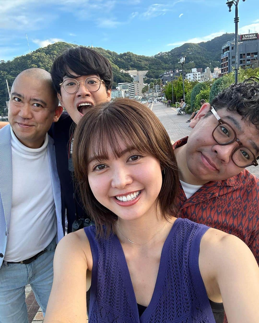 松元絵里花のインスタグラム：「* 明日の#王様のブランチ は またまたこの4人で🤭🧡 今回は遠出して、熱海へ行ってきました！ もうねーー 一生笑ってたし、 一生喋ってた🤣🤣 始まる前に流石ナダルさん！というような おもしろハプニングもあり…（笑） #ミキ さん #ナダル さん * さらに、 物件リサーチでは初めましての #ヨネダ2000 さんとのロケでした☺️ まさかのピノちゃんがブランチに 3度目の出演もしています🐶 良い子に頑張ってくれました！ スタジオにもいますので、 9時30分から観てね〜」