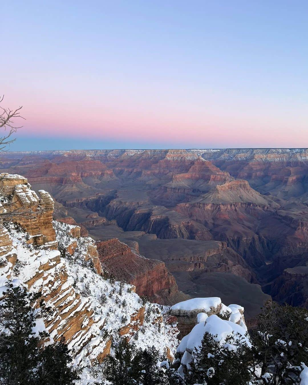 東野佑美さんのインスタグラム写真 - (東野佑美Instagram)「📍Grand Canyon 載せそびれていた朝日🌅  朝早起きして観に行きました✨ グランドキャニオンの美しい日の出🥹❤️‍🔥  #grandcanyon #grandcanyonnationalpark #朝日 #世界遺産」9月1日 18時22分 - yumi.higashino