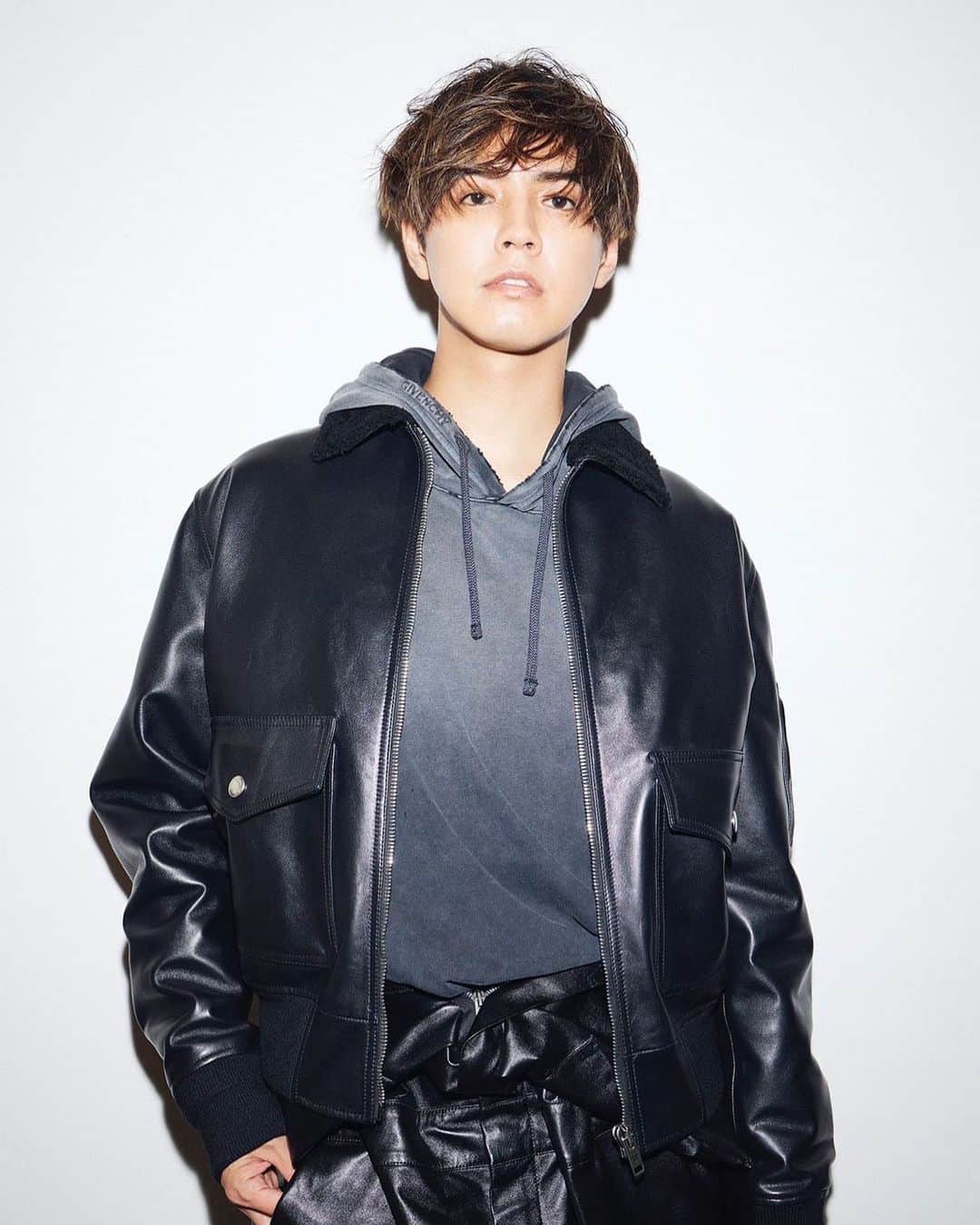 片寄涼太のインスタグラム：「Thank you all for your kind words and messages...💫 A new month has arrived today and I am off to a great start!! 🔥✨🍁 Let's have an amazing year and also for the rest of time!! 👍👍  📸⇒ @givenchy 🩶」