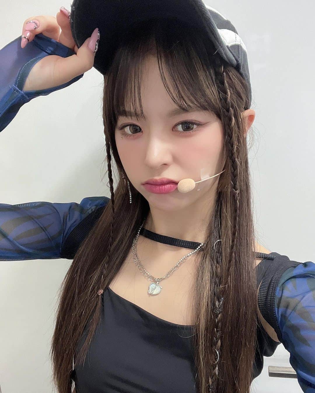 EVERGLOWのインスタグラム：「[📸Today EVERGLOW]  23.09.01 #뮤직뱅크  오늘의 에버글로우💜  #EVERGLOW #에버글로우 #ALL_MY_GIRLS #SLAY #이유 #시현 #미아 #온다 #아샤 #이런」