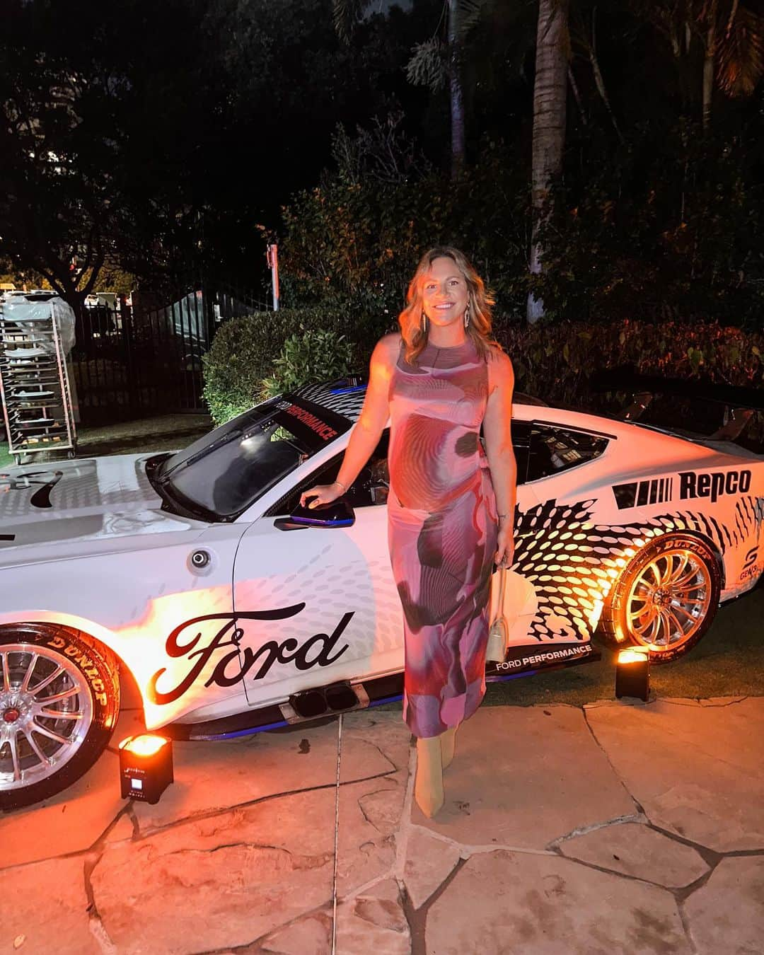 エミリー・シーボームさんのインスタグラム写真 - (エミリー・シーボームInstagram)「GC 500 launch party  @supercarschampionship 🏁  Wearing @plusone_dresshire the best for pregnancy dressing!」9月1日 18時41分 - emcbomb