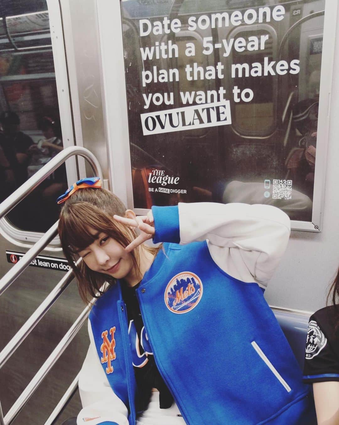 Yuriのインスタグラム：「MLB紐約大都會球場初登板️⚾️🔓 體驗紐約坐地鐵上班路」