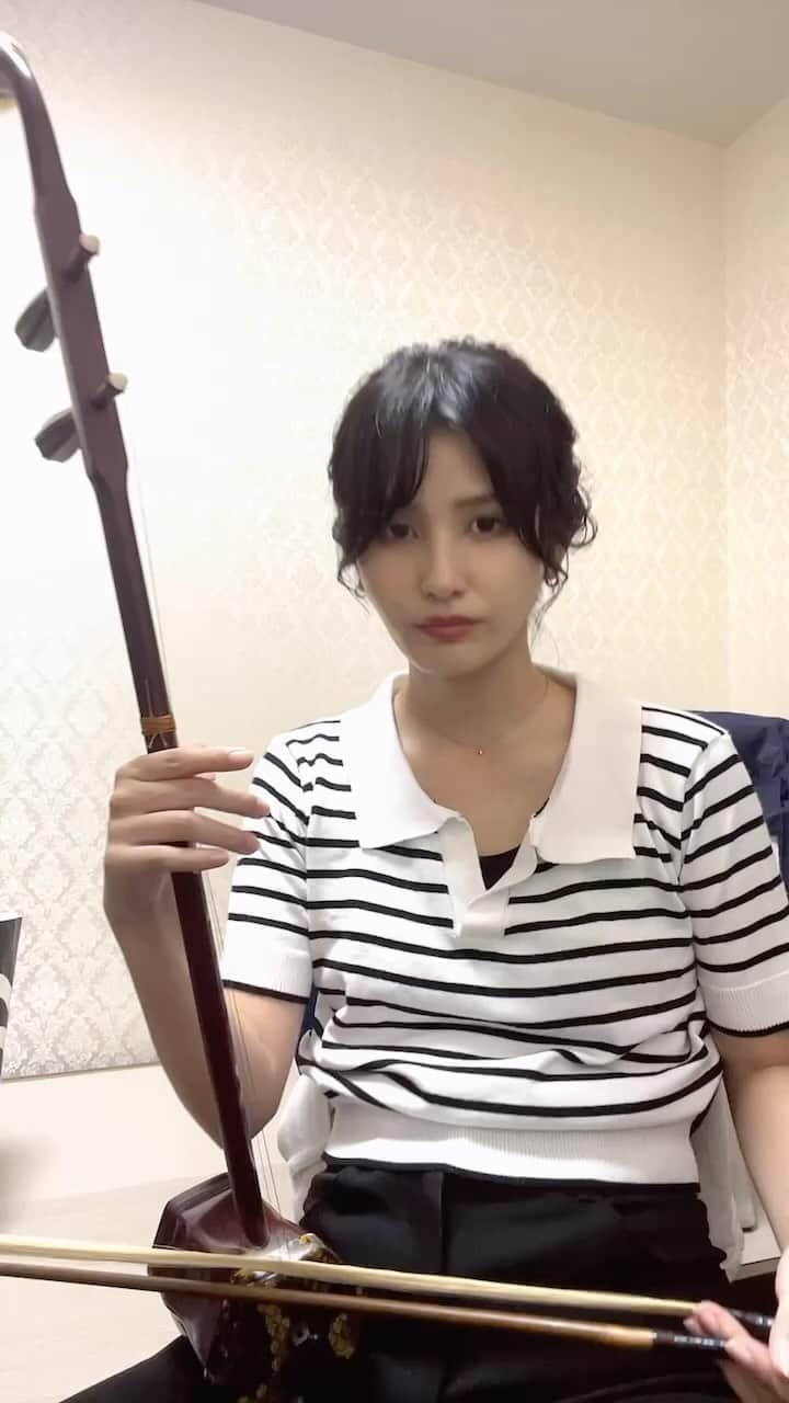 池谷実悠のインスタグラム：「平常心平常心......  #二胡　　#テレ東 #アナウンサー」