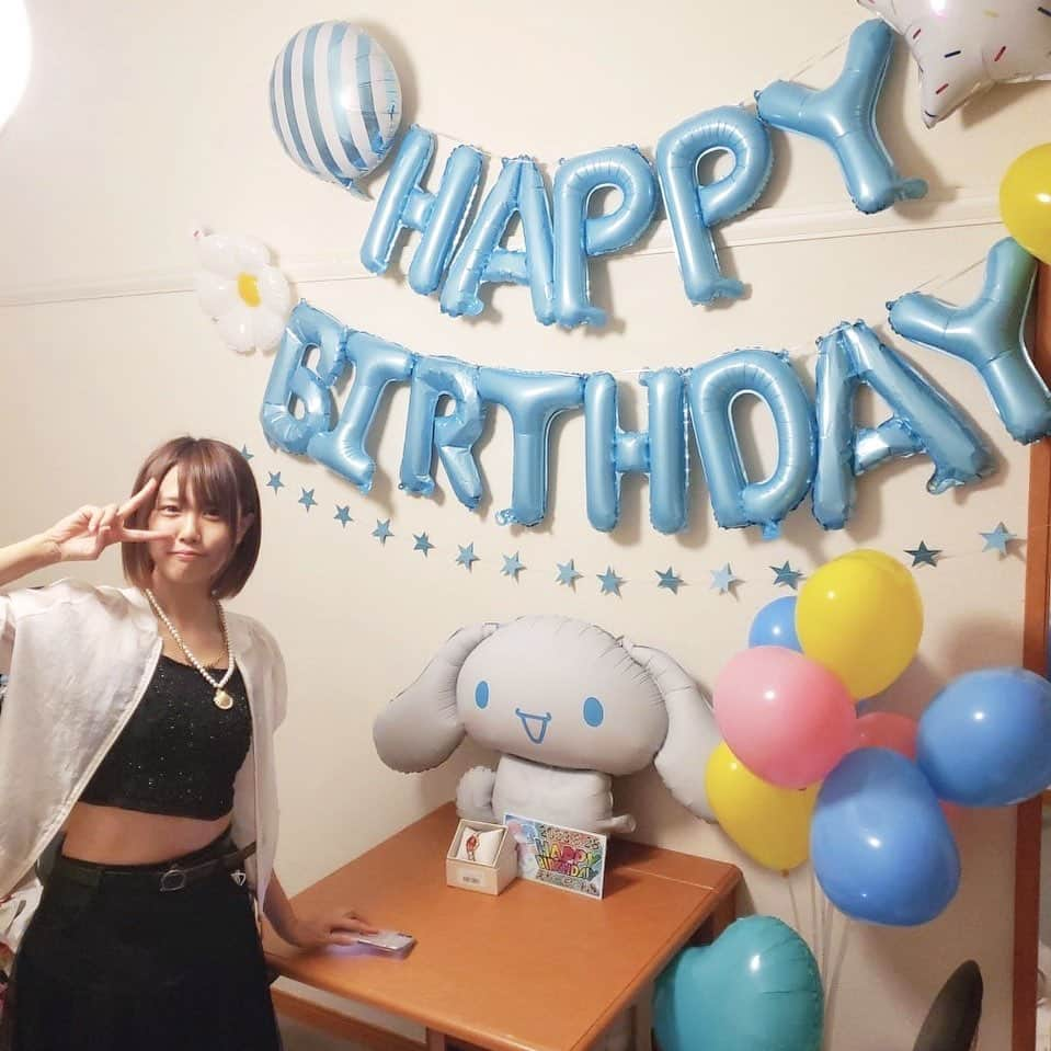 杉絵里香さんのインスタグラム写真 - (杉絵里香Instagram)「バババババースデー🎂✨ . ドすっぴんだけど、嬉しかったから載せちゃう🥳💕 . . #8月28日  #誕生日  #ハッピーバースデー  #生まれた日  #happybirthday」9月1日 18時54分 - erika__s.8