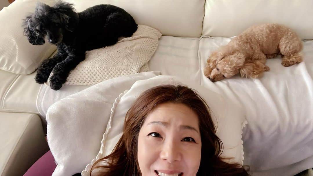 井上貴子のインスタグラム：「明日  9月2日  井上貴子が井上貴子を語ってます  午前11時くらいに…  これ以上は  言えない（笑）  おたのしみにーーー  Happyで^ ^  プロフィール画面に記載のURLより 通販サイト「神取屋」に飛べます^ ^  #井上貴子  #LLPWX #大谷くんがんばれ #女子プロレス #デビュー35周年 #貴子ちゃんちゅーぶ #におわせ投稿 #9/2am11時くらいに #井上貴子を語る #haoming #https://www.youtube.com/c/takacoinoue  #cacatocacat #LLPWX通販サイト神取屋 #感謝」