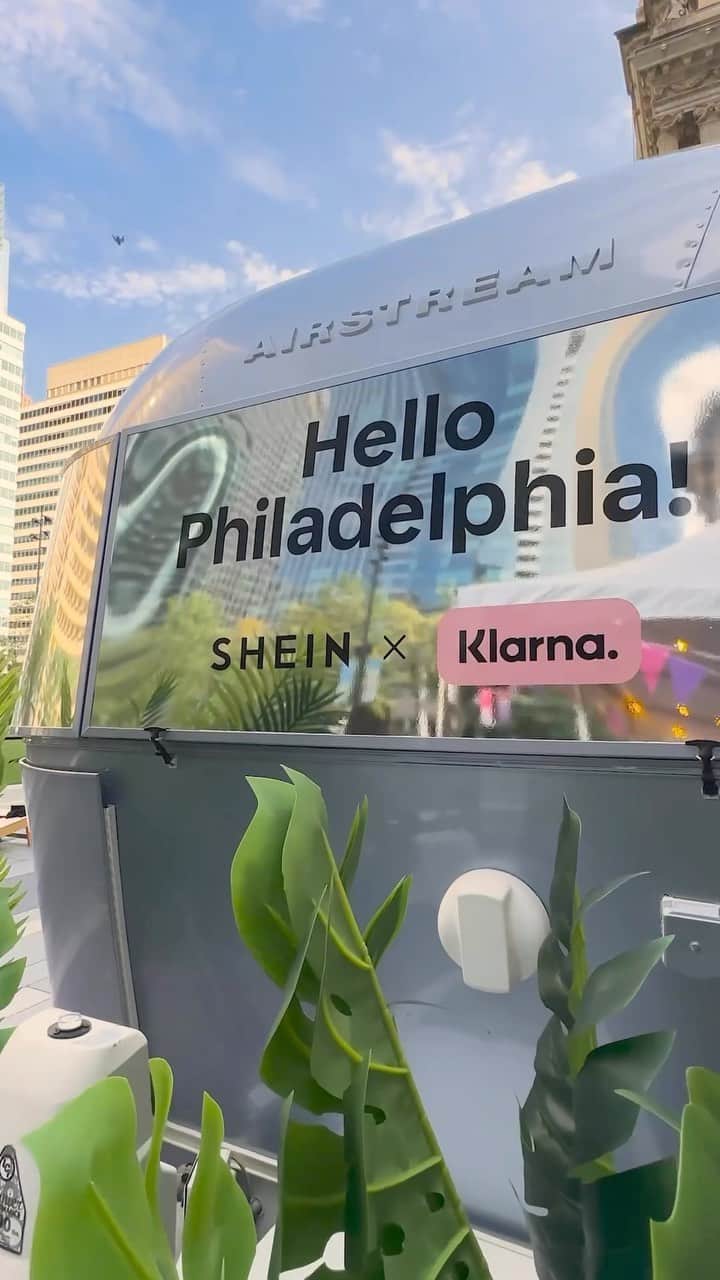 SHEINのインスタグラム：「Hey Philly, thanks a bunch for making us feel right at home this past weekend😉🏠🫶 We had a blast meeting all of you at our #SHEINxKlarnaTour showroom and can't wait to come back soon! No FOMO here! We're visiting 6 cities in 6 months. Next stop: Miami. See you soon!」