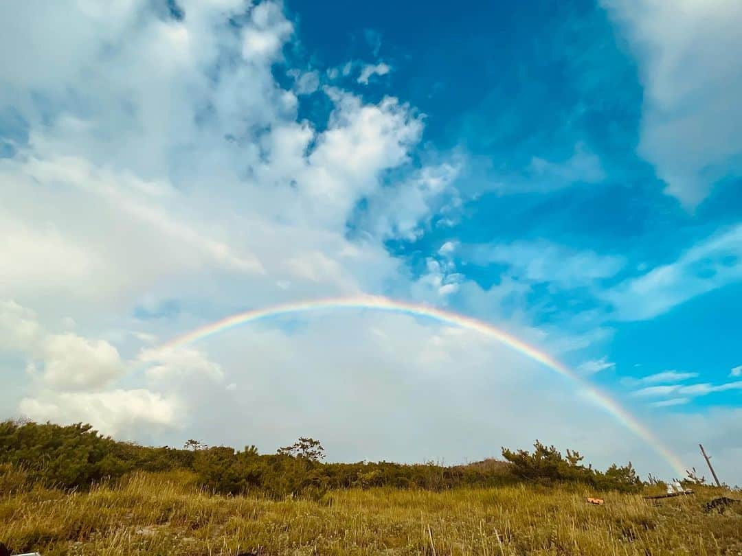 桜庭ななみさんのインスタグラム写真 - (桜庭ななみInstagram)「⁡ いつも応援してくださっている皆様、 関係者の皆様へ ⁡ ⁡ この度、私、桜庭ななみはかねてよりお付き合いをしてまいりました一般男性の方と、結婚する運びとなりましたことをご報告させていただきます。 ⁡ 心優しく、一緒にいる時は自然な私でいさせてくれるような方です。そんな彼と新しい家庭を築いていけることに幸せを感じています。 ⁡ お仕事を始めて16年目となりましたが、今まで沢山の方々に応援して頂き、素敵な作品や素敵な方々と出会うことができました。 これまで私を応援し、支えて頂きました皆様には感謝の気持ちでいっぱいです。 ⁡ これからも高い目標を持ちながら、女優として新たな自分を表現していけるよう精進してまいります。 今後ともよろしくお願い申し上げます。 ⁡ 最後に皆さまのご健康とご多幸を心よりお祈り申し上げます。 ⁡ 2023.9.1 桜庭ななみ」9月1日 19時09分 - nanamisakuraba_official