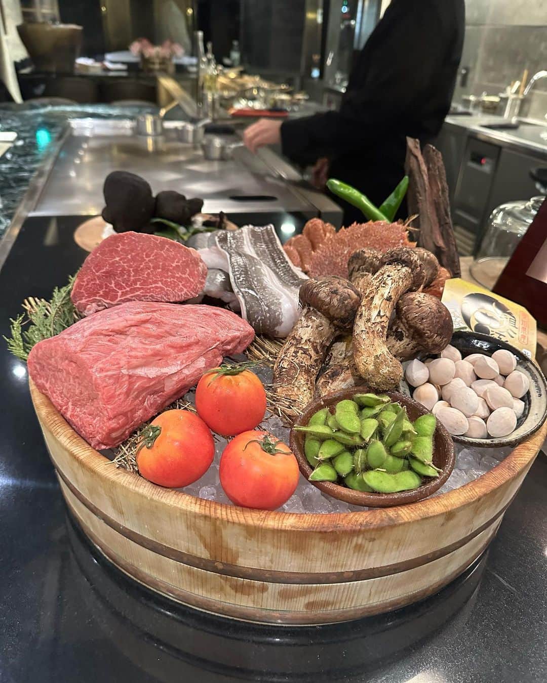 大塚良子のインスタグラム：「Happy Night 最高に楽しくて、美味しいものを頂いた夜 松浦さんと#いつもの三姉妹  平井さんにも会えて♪  今年も集まれて嬉しかった〜！ ありがとうございました✨」