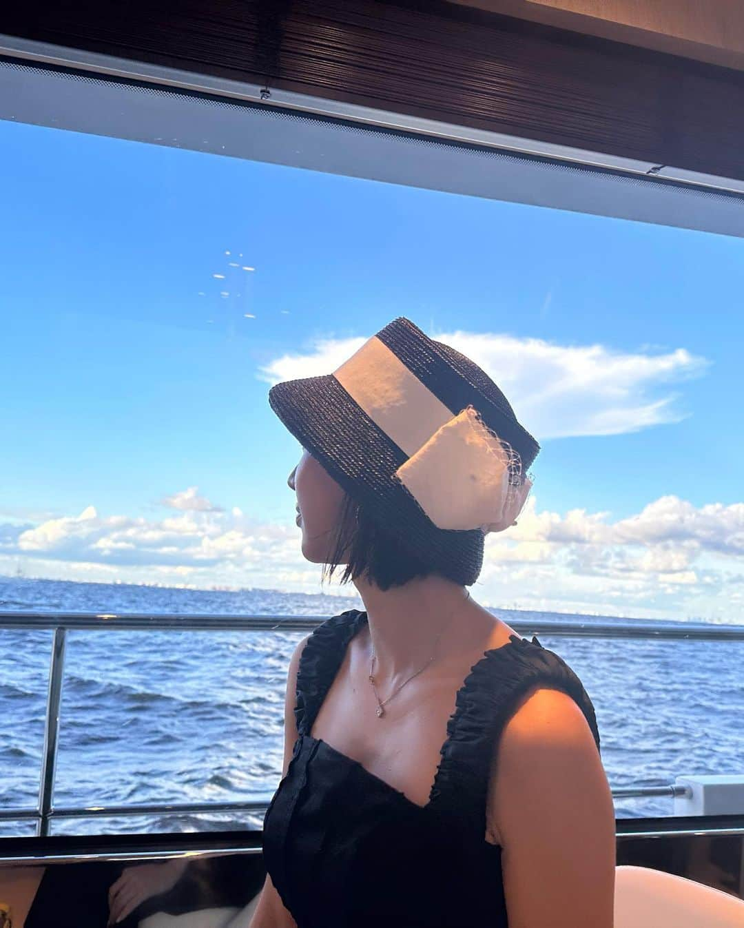 秋倉諒子さんのインスタグラム写真 - (秋倉諒子Instagram)「今年やっと夏らしいことした🎆🚢✨ 花火特等席🥰 毎年夏の終わりに友達の船で クルージング楽しいありがとううう！ この帽子かわちい👒　@ca4la_official  NoフィルターNo加工で♡」9月1日 19時20分 - ryokoak45