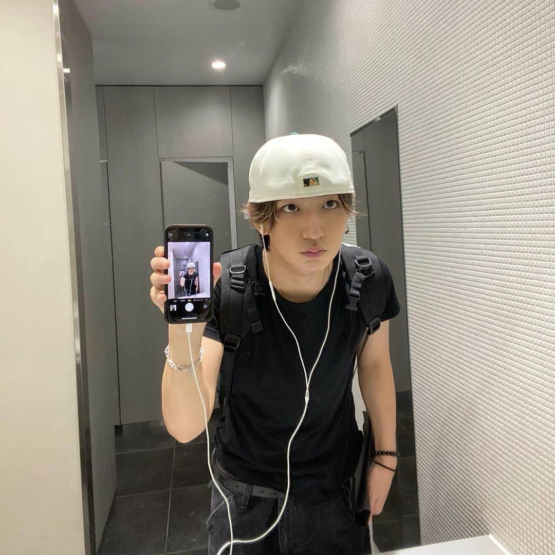 上野裕次郎のインスタグラム：「This is also real??😳」