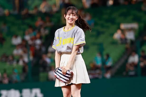 ベースボール専門メディア「Full-Count」さんのインスタグラム写真 - (ベースボール専門メディア「Full-Count」Instagram)「#西武 - #ソフトバンク（ベルーナドーム）  セレモニアルピッチには #乃木坂46 の #向井葉月 さんが登場🎊  大胆に振りかぶった豪快フォームからツーバウンドで捕手のミットへ  とびきりの笑顔で場内を沸かせました👏👏👏  Photo by Yoshihiro Koike  #seibulions #nogizaka」9月1日 19時41分 - full_countc2