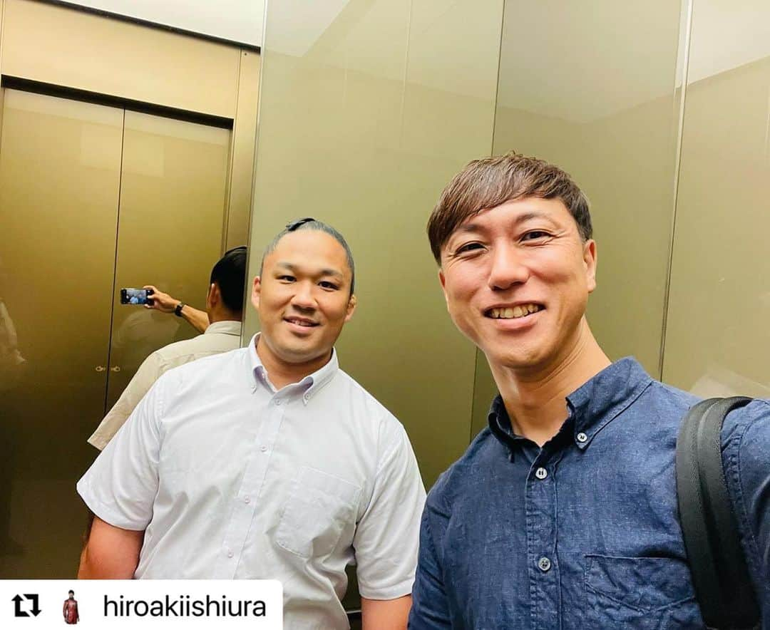 石浦将勝のインスタグラム：「最高の会でした🍺 #Repost @hiroakiishiura with @use.repost ・・・ 昨日は宮城野部屋の間垣親方(元石浦関)とご一緒させていただき、W石浦で楽しい時間でした😊貴重な機会に感謝です  ※右側の石浦はまだ親方になる予定はございません」