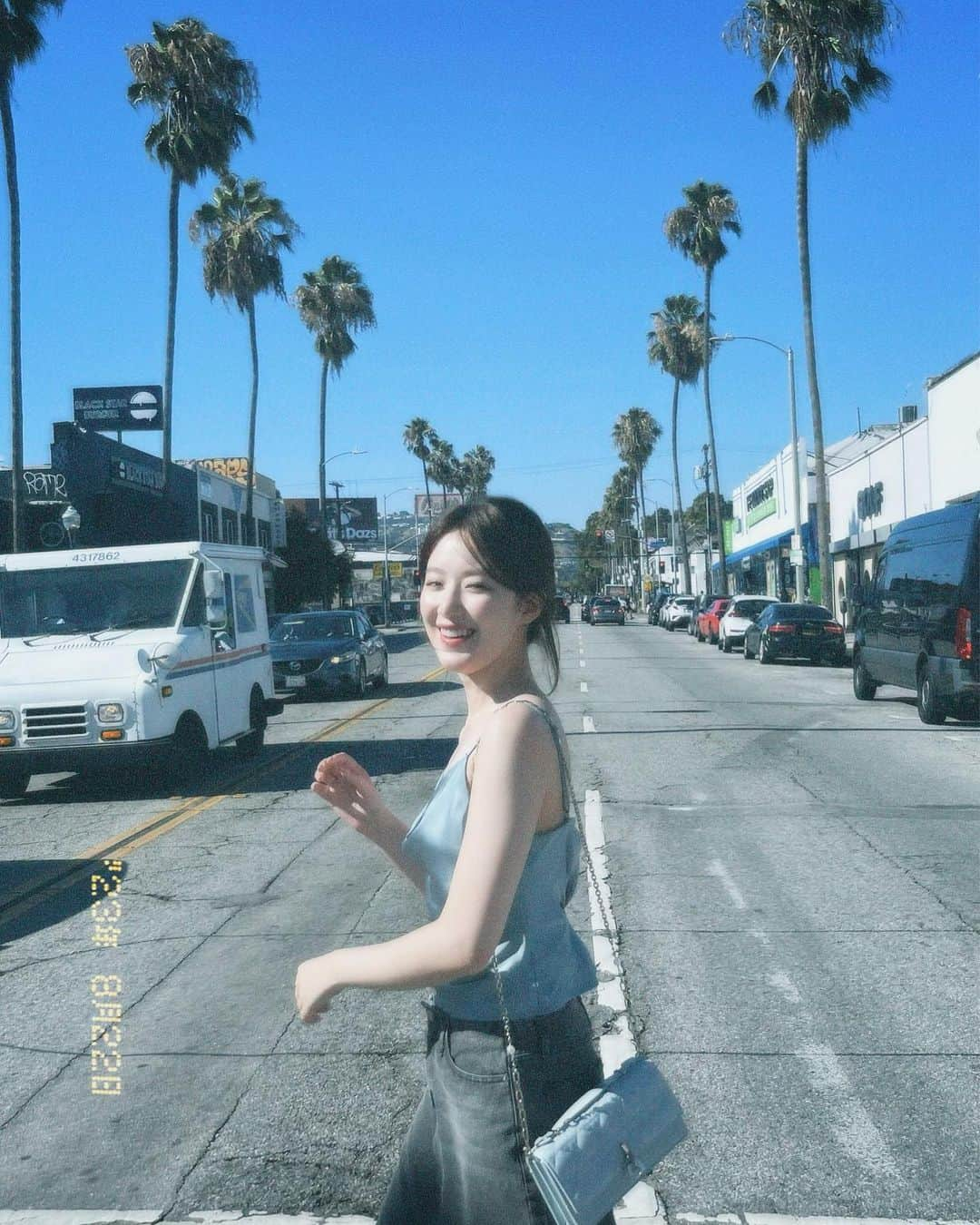 シュファさんのインスタグラム写真 - (シュファInstagram)「그 날은 날씨 좋았다 ☀️ 那天  天氣晴 🌻 Sunny weather 🤎」9月1日 19時44分 - yeh.shaa_