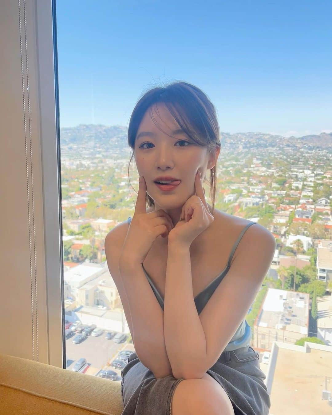 シュファさんのインスタグラム写真 - (シュファInstagram)「그 날은 날씨 좋았다 ☀️ 那天  天氣晴 🌻 Sunny weather 🤎」9月1日 19時44分 - yeh.shaa_