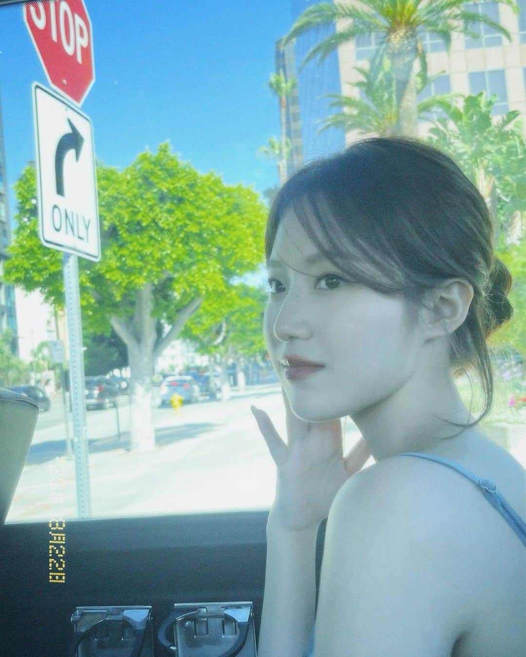 シュファのインスタグラム：「그 날은 날씨 좋았다 ☀️ 那天  天氣晴 🌻 Sunny weather 🤎」