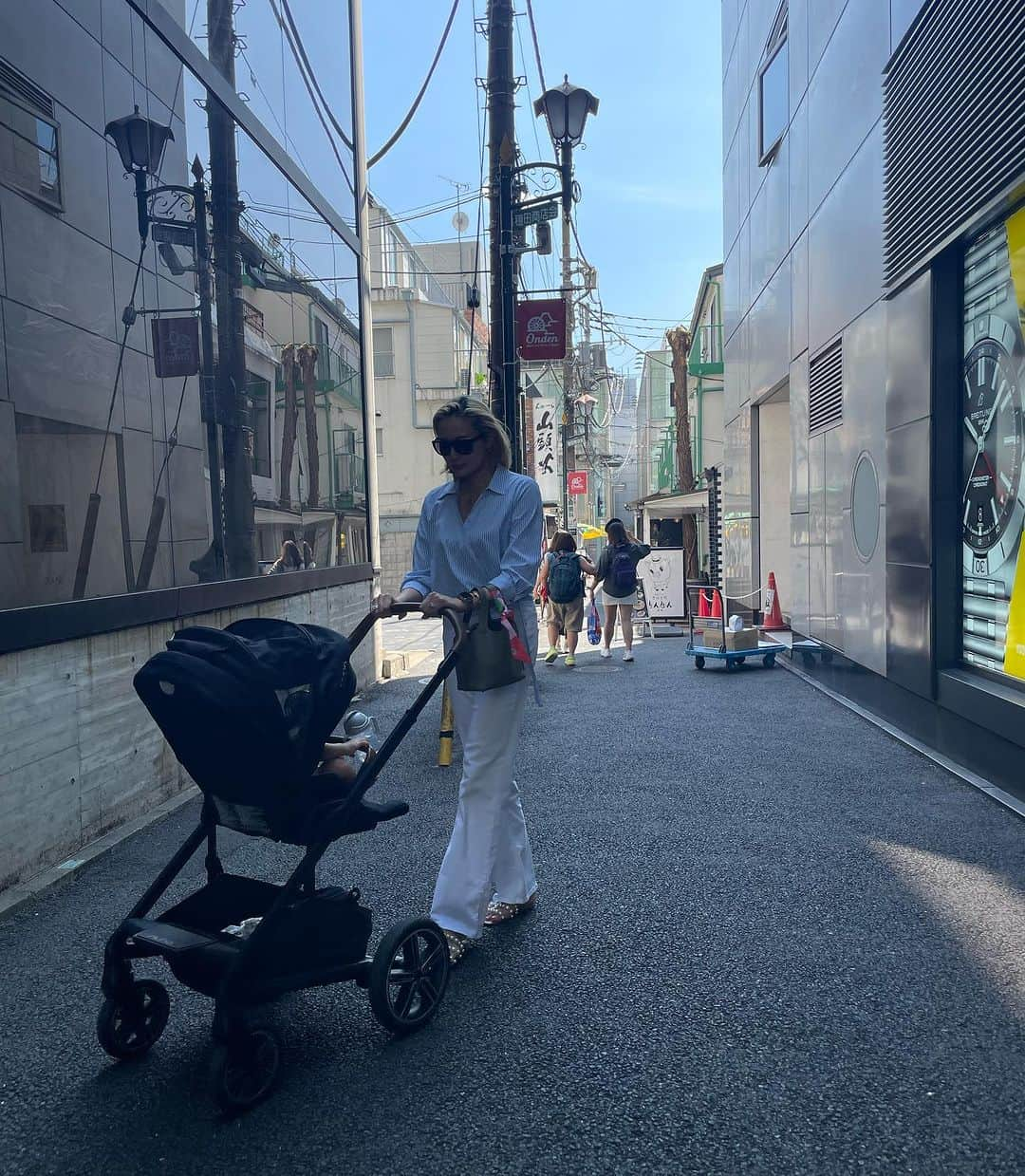 結子さんのインスタグラム写真 - (結子Instagram)「Date with Karen🤍 やっぱりnunaのベビーカーは使いやすい、トアがよく寝ます🥹 #omotesando#nuna#tokyo」9月1日 19時45分 - yuiko_yyy